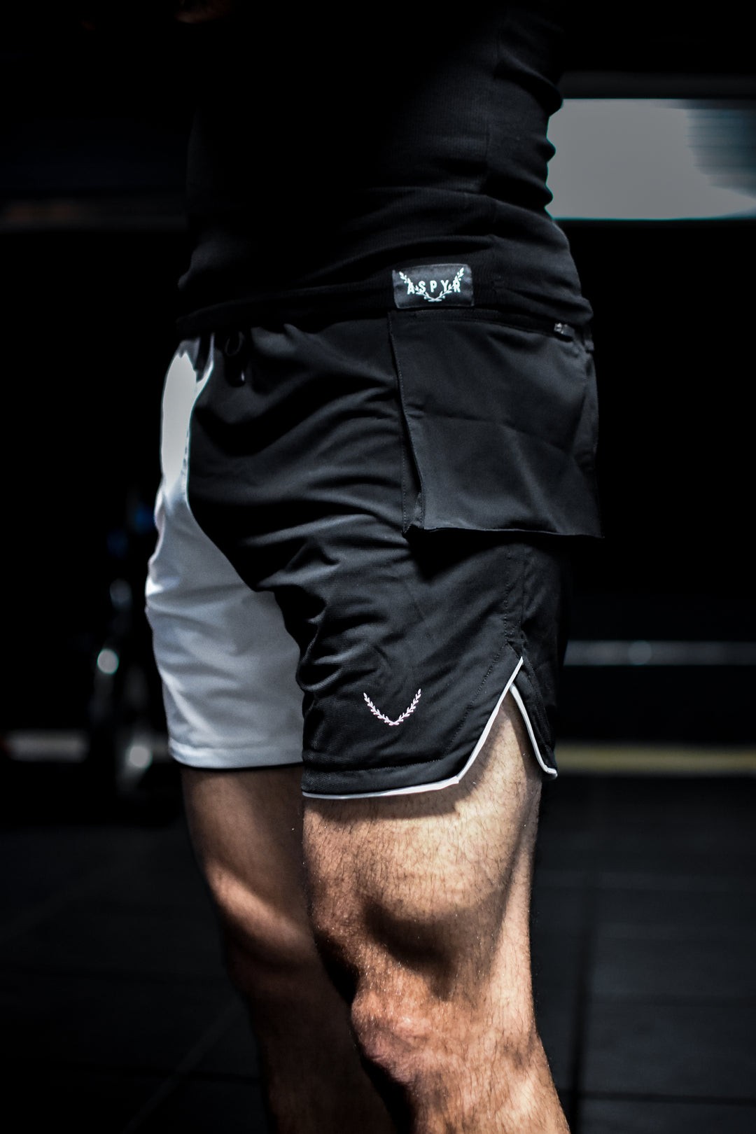 ATHLETIC CARGO SHORTS - BLACK/WHITE
