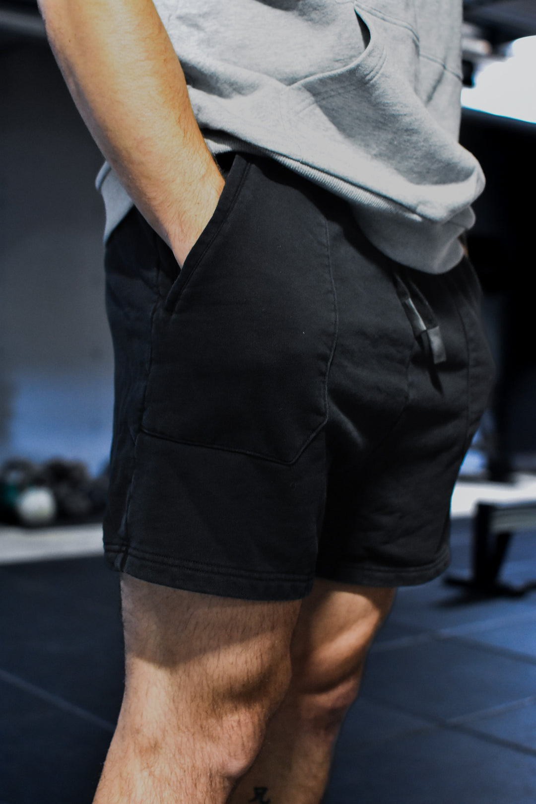 ATHLETIC SWEAT SHORTS - BLACK