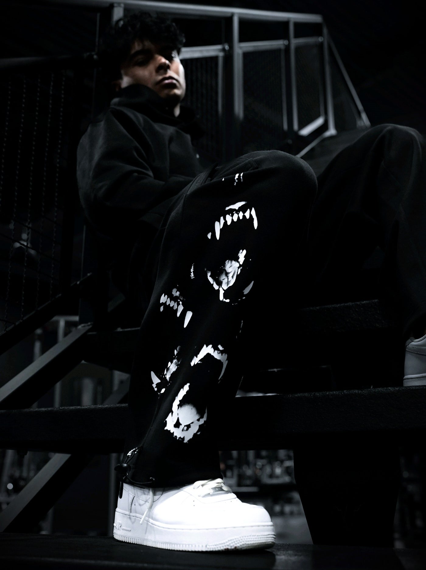 CERBERUS CARGO SWEATS