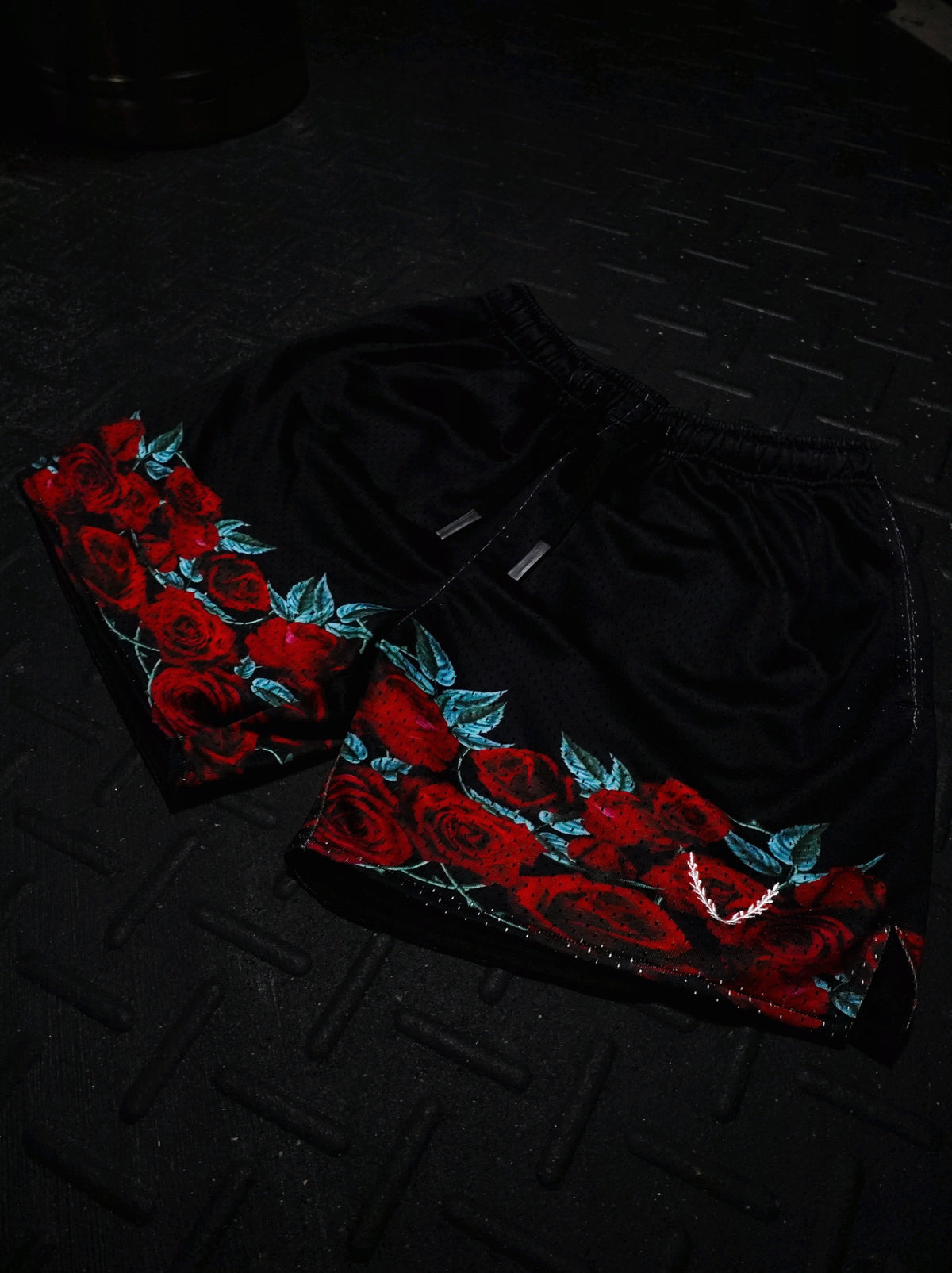 THORN CUT - MESH SHORTS