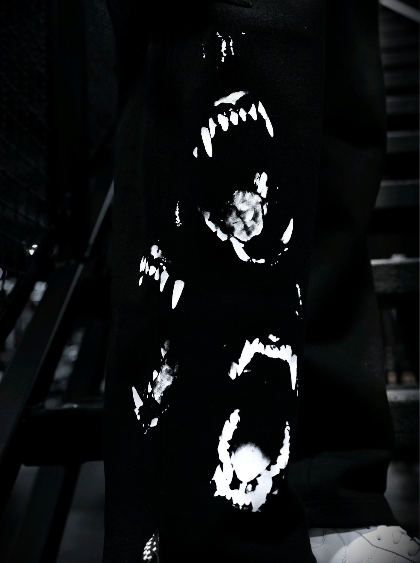 CERBERUS CARGO SWEATS